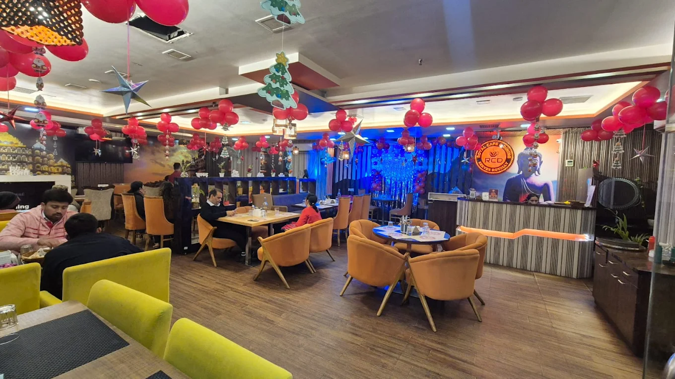 Royal Cafe & Dining